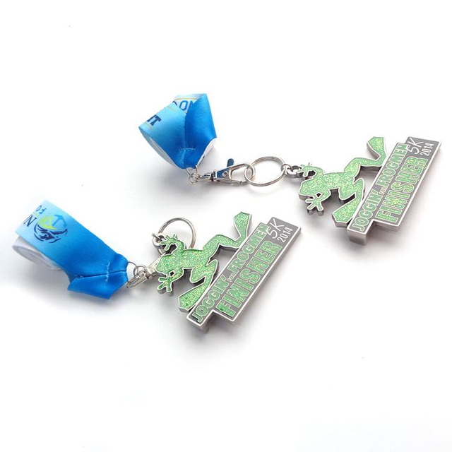 中国工場供給金属カスタムフィニッシャー安いピンメダルかわいい特別な金属ゴールド星形サイクリングエナメルメダル