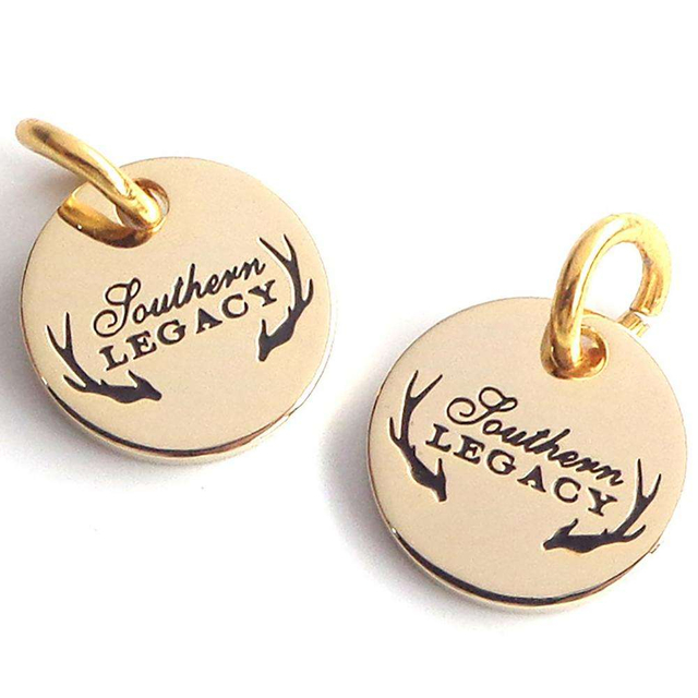 フリーデザインカスタム真鍮刻まれたラウンド金属衣料品ブランド名タグカスタムロゴエナメルラベルタグ服用