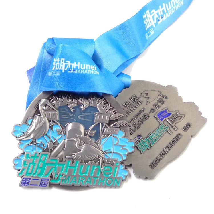 カスタムメイド亜鉛合金エナメル記念スポーツマラソンランニングレースお土産ゴールドメタル賞メダル3dロゴ付き