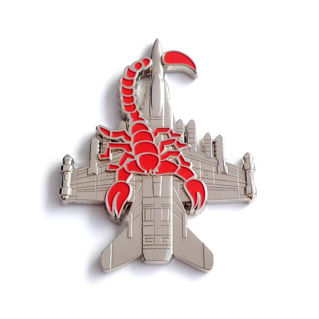 OEM は注文の金属の堅いエナメル ピンの柔らかいパイロット ウィングのラペル ピンを製造します