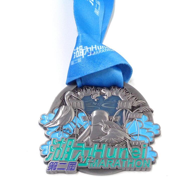 カスタムメイド亜鉛合金エナメル記念スポーツマラソンランニングレースお土産ゴールドメタル賞メダル3dロゴ付き