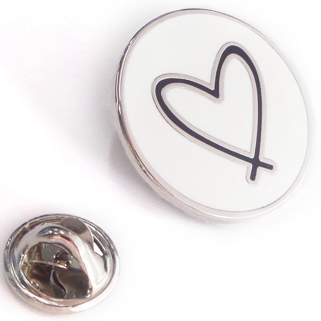 高品質のカスタムメタルハードラペルピンソフト医療エナメルピン