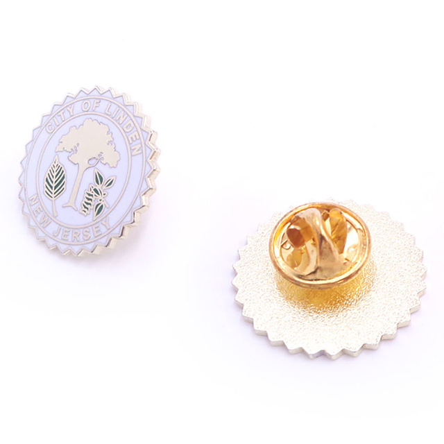 工場ドロップシッピングカスタム漫画ブラックニッケルメッキソフトエナメル金属ラペルピンバッジ