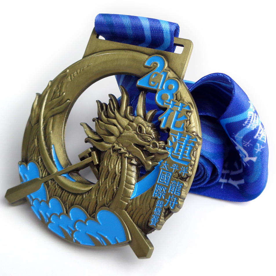 カスタム 3D メダル象徴的なドラゴン ギフト トロフィーとメダル中国トライアスロン メダリオン