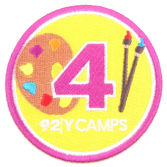 工場出荷時の価格ラウンドカスタムロゴ衣類パッチカラフルなアイロン接着文字刺繍パッチ