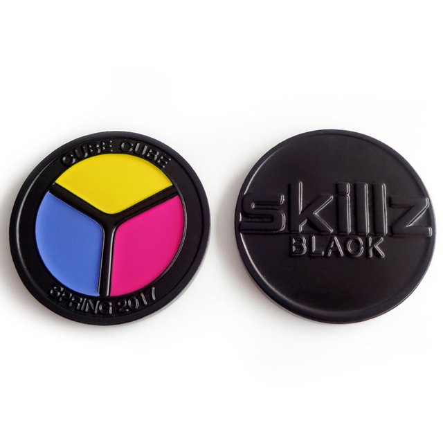 新しいデザインカスタム記念品コインブラックメタル安いソフトエナメルスタンピングコイン